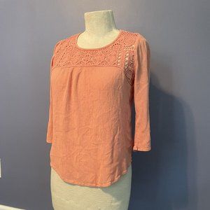 Francesca's Luttans Pink Blouse with Crochet Detail Sz XS
